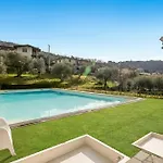 Aparthotel La Perla With Shared Pool