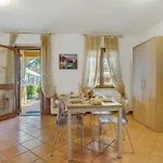 La Perla With Shared Pool Aparthotel Monte Isola