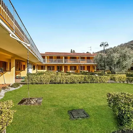 La Perla With Shared Pool Aparthotel